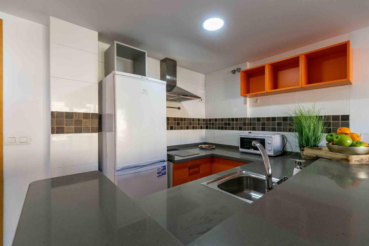 Carlos Haya Beautiful Apartment With Parking マラガ エクステリア 写真